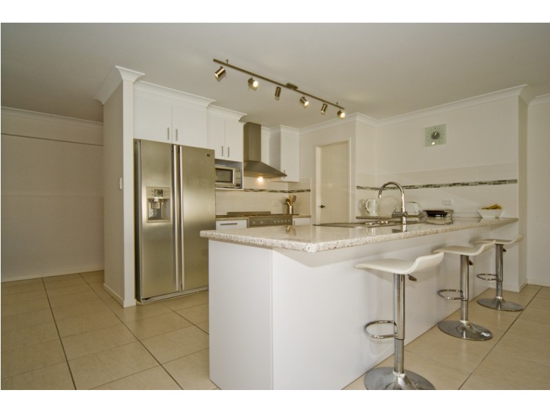 12 Hillview Crescent, Little Mountain QLD 4551