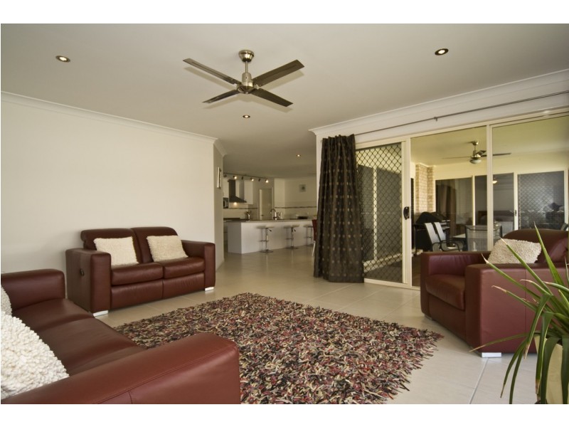 12 Hillview Crescent, Little Mountain QLD 4551