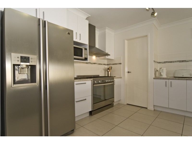 12 Hillview Crescent, Little Mountain QLD 4551