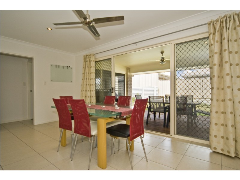 12 Hillview Crescent, Little Mountain QLD 4551