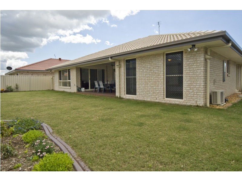 12 Hillview Crescent, Little Mountain QLD 4551