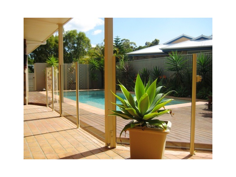 21 LAKESIDE CR, Currimundi QLD 4551