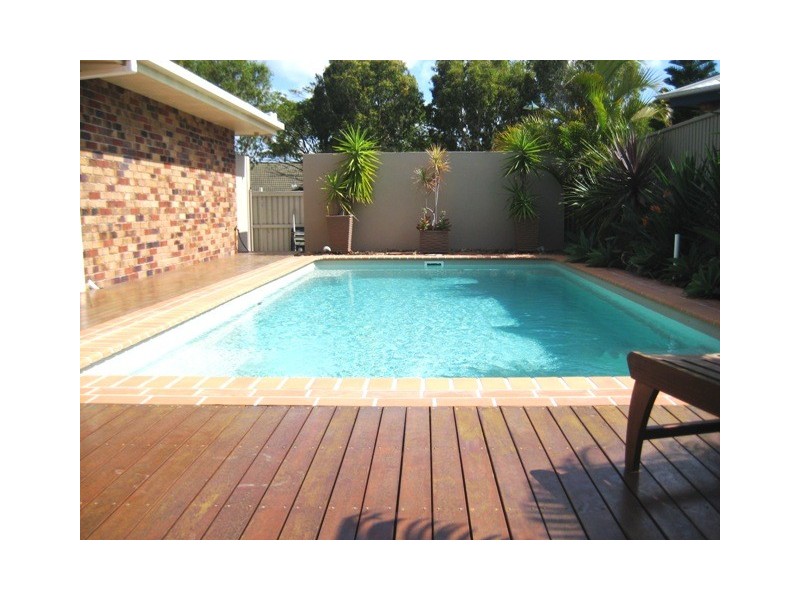 21 LAKESIDE CR, Currimundi QLD 4551
