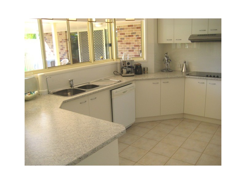 21 LAKESIDE CR, Currimundi QLD 4551