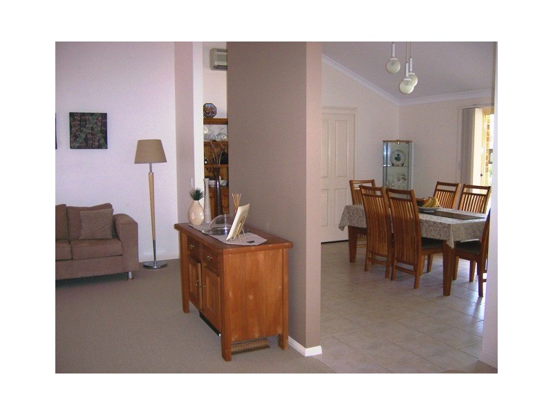 21 LAKESIDE CR, Currimundi QLD 4551