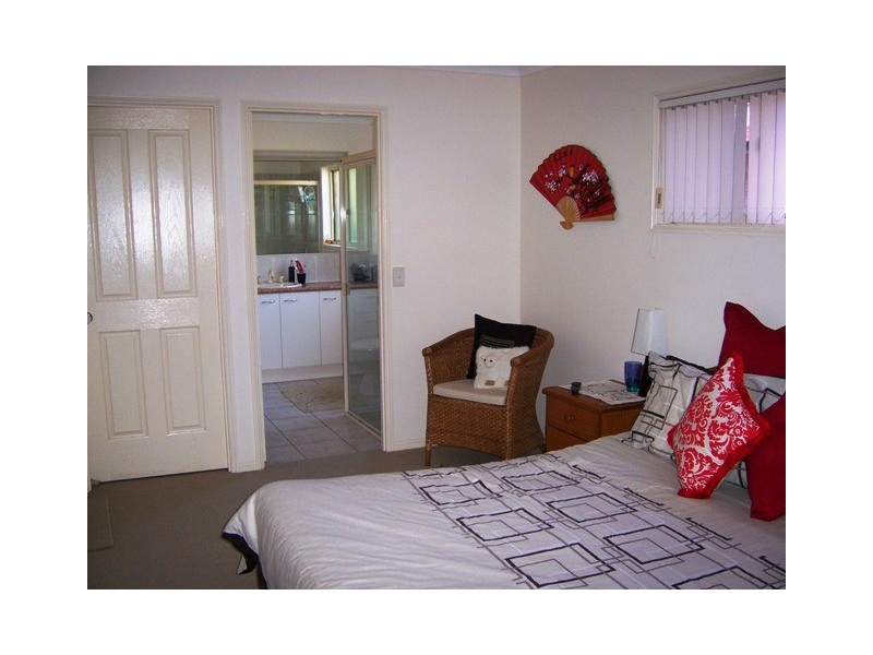 21 LAKESIDE CR, Currimundi QLD 4551