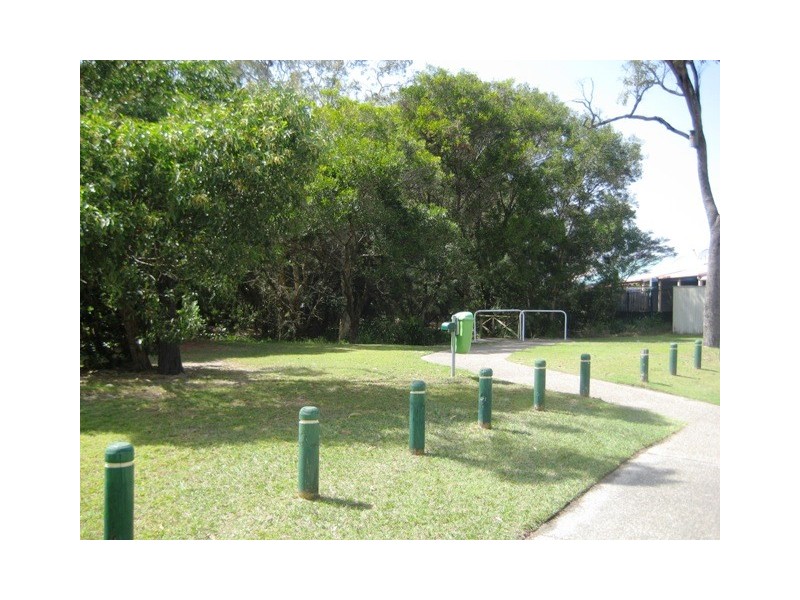 21 LAKESIDE CR, Currimundi QLD 4551