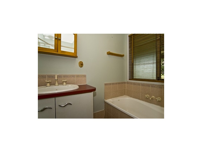 16 Huntingdale Drive, Nambour QLD 4560
