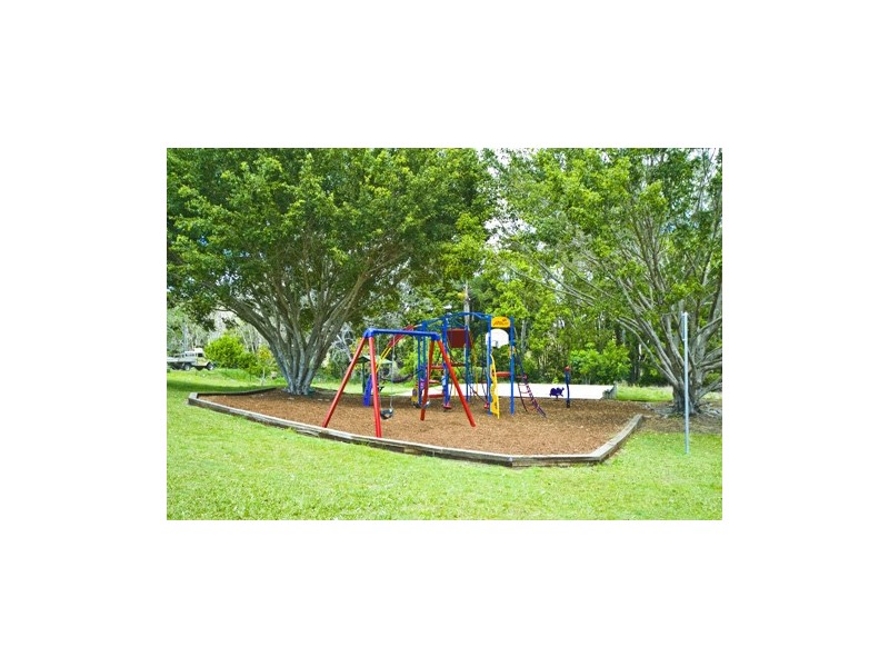 16 Huntingdale Drive, Nambour QLD 4560