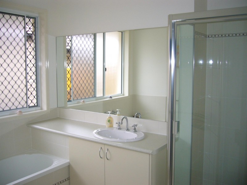 2 Cannon Lane, Little Mountain QLD 4551
