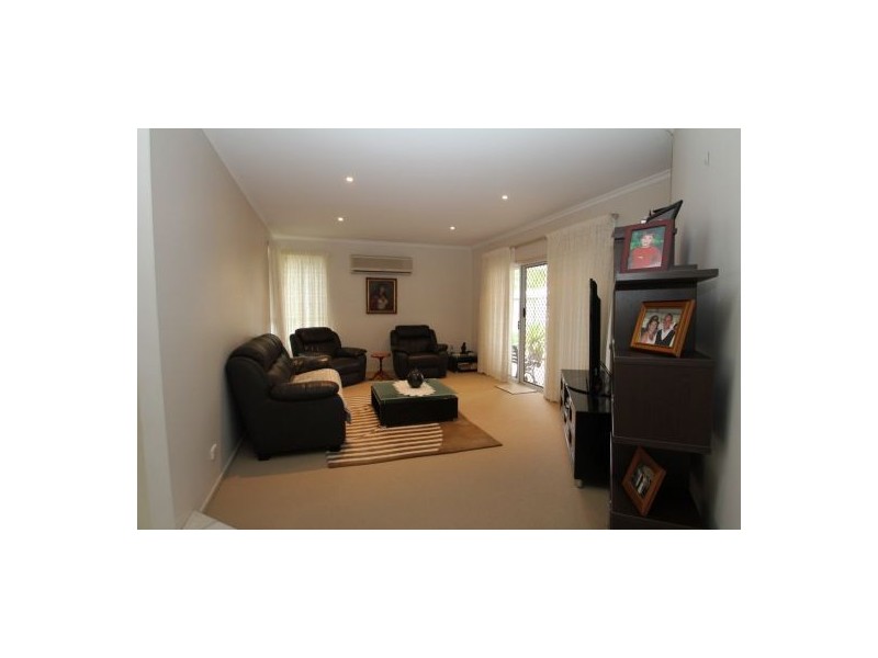 4 Ridgemount pl, Glass House Mountains QLD 4518