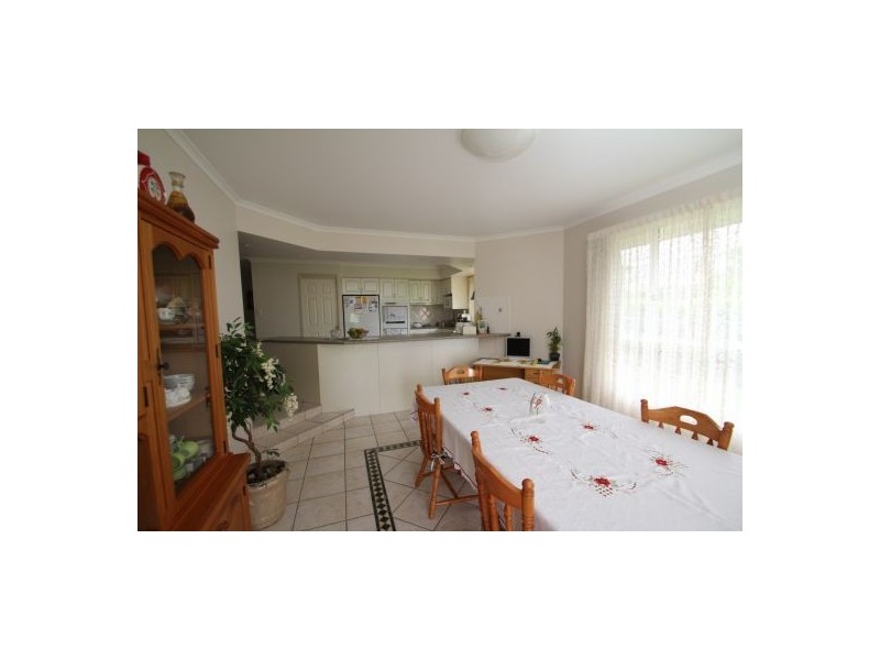 4 Ridgemount pl, Glass House Mountains QLD 4518