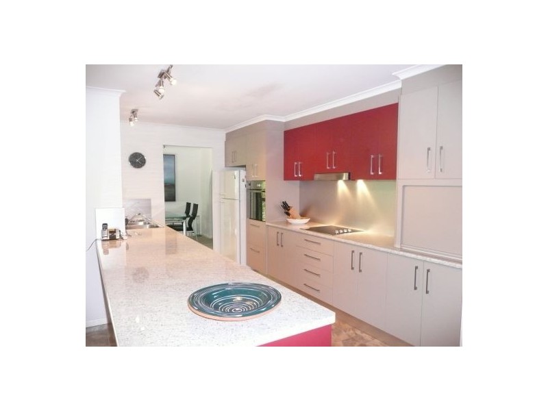 6 Chelsea cr, Minyama QLD 4575