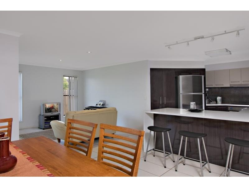 8 Latimer St, Sippy Downs QLD 4556