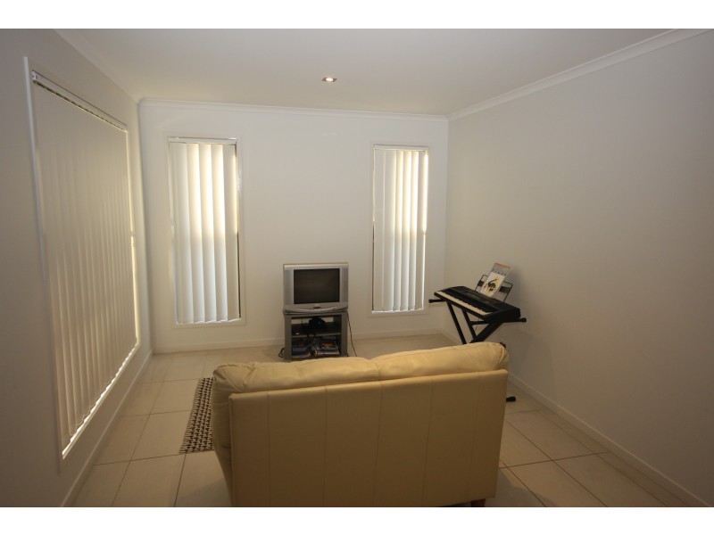 8 Latimer St, Sippy Downs QLD 4556