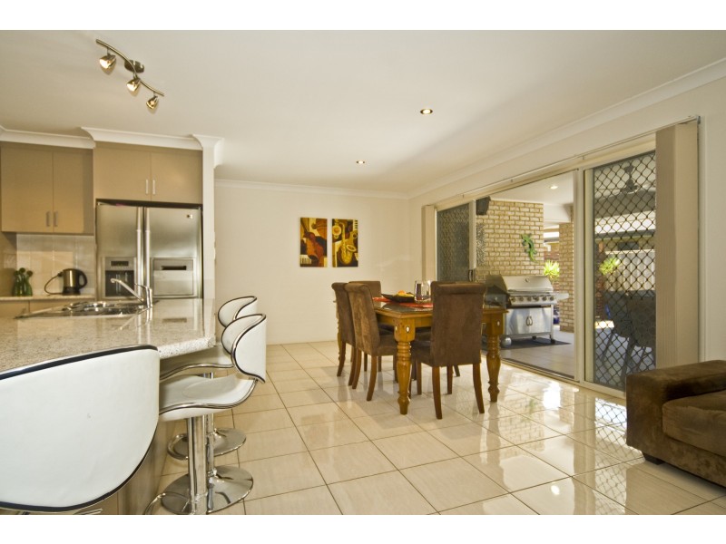 4 Kingsview Court, Little Mountain QLD 4551