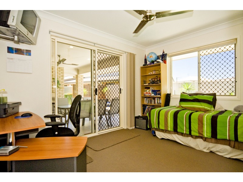 4 Kingsview Court, Little Mountain QLD 4551