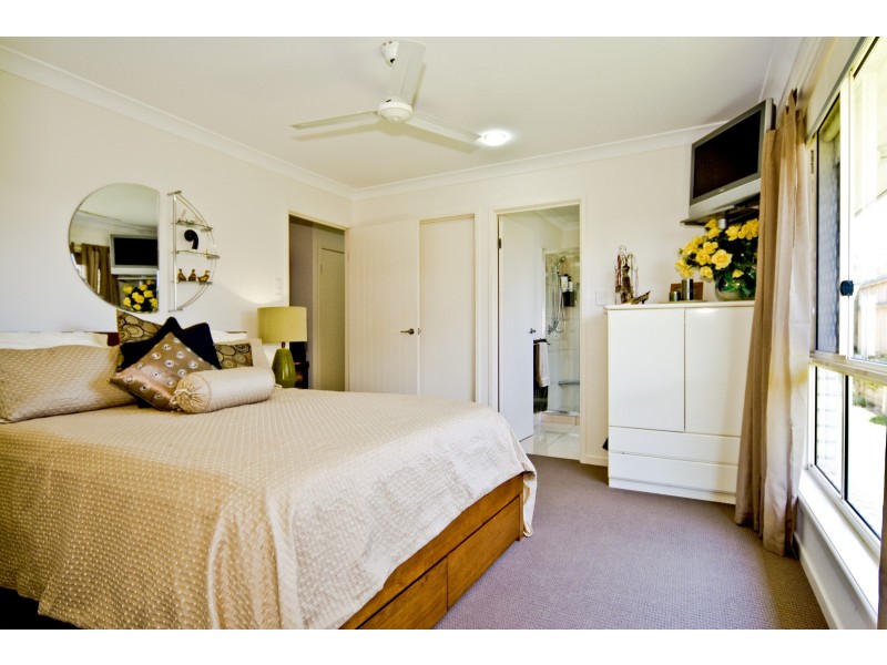 4 Kingsview Court, Little Mountain QLD 4551