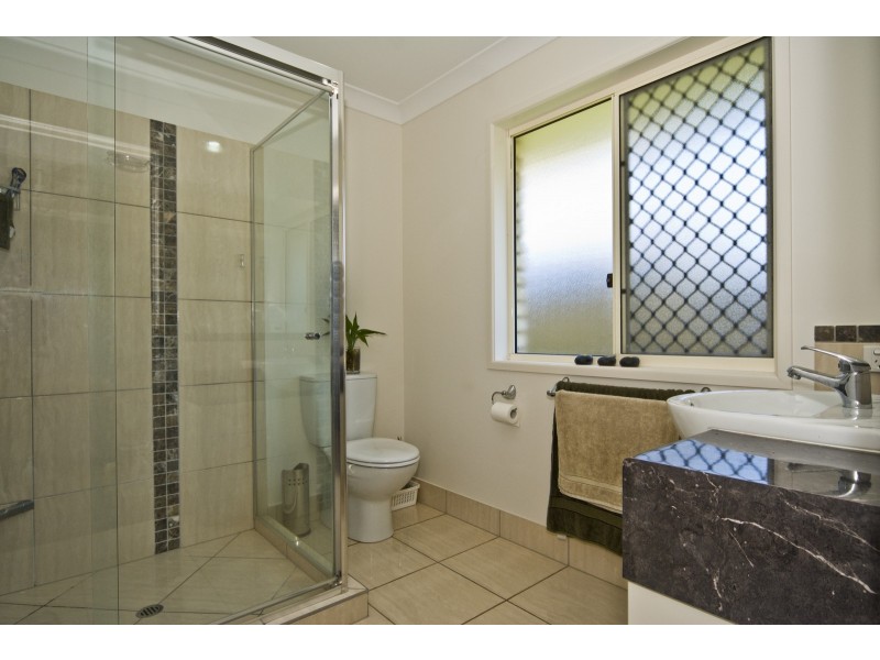 4 Kingsview Court, Little Mountain QLD 4551