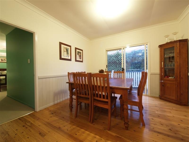 9 Rothschild St, Eatons Hill QLD 4037