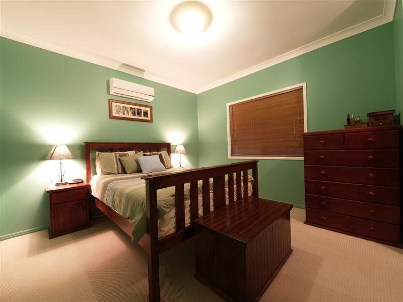 9 Rothschild St, Eatons Hill QLD 4037