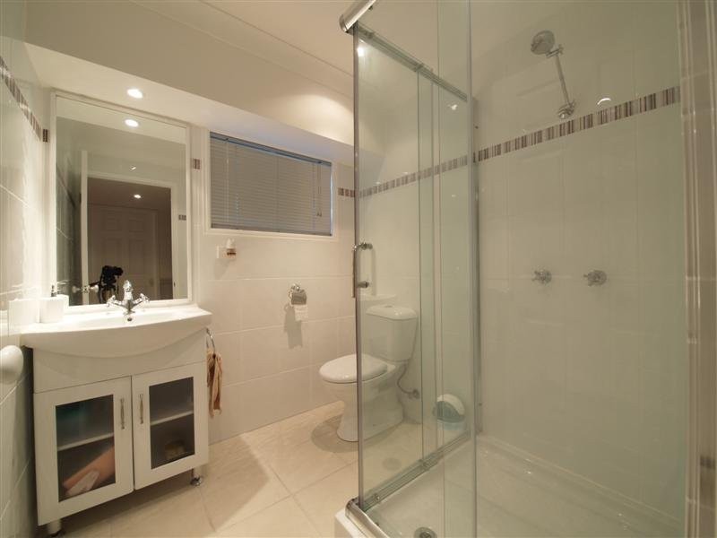 9 Rothschild St, Eatons Hill QLD 4037