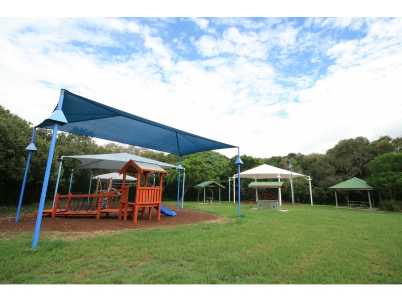 184 Oceanic Drive, Warana QLD 4575