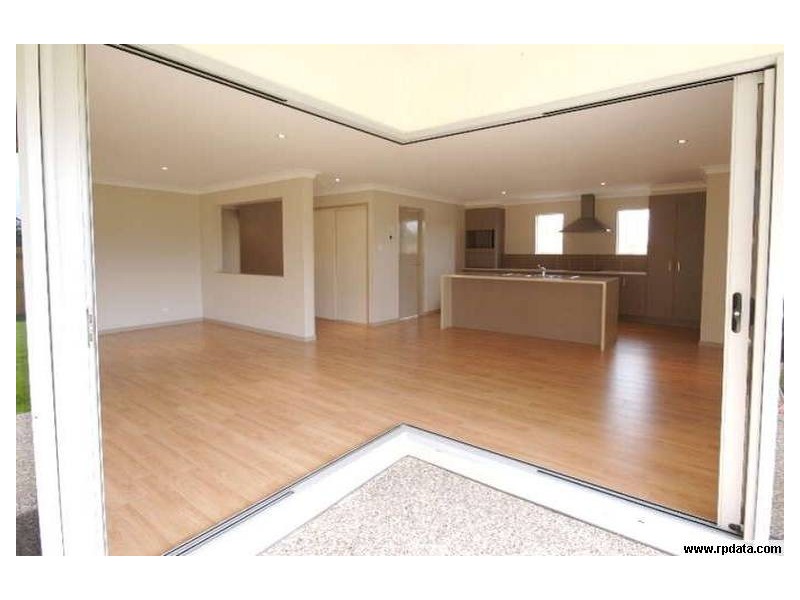 14 Tamarind St, Meridan Plains QLD 4551