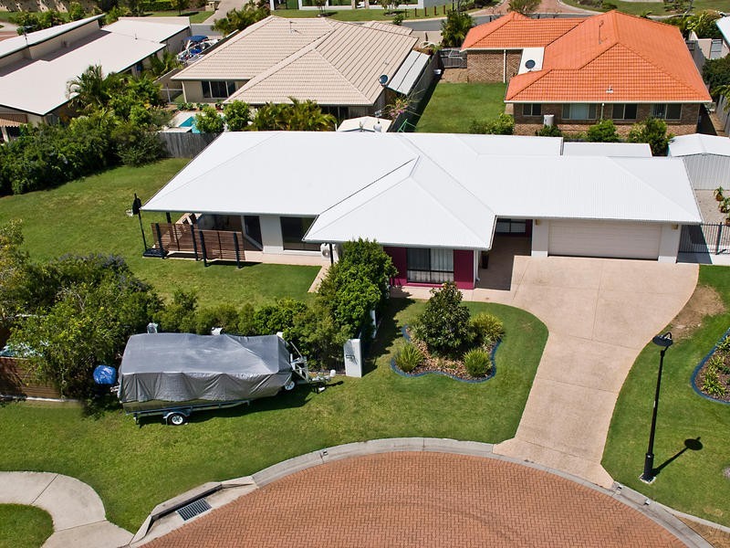 15 Oxford Pde, Pelican Waters QLD 4551