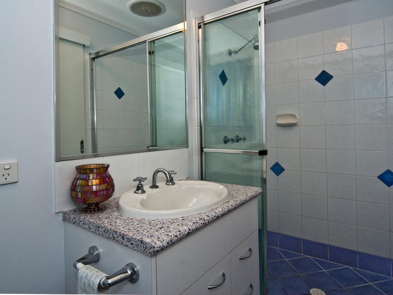 15 Oxford Pde, Pelican Waters QLD 4551