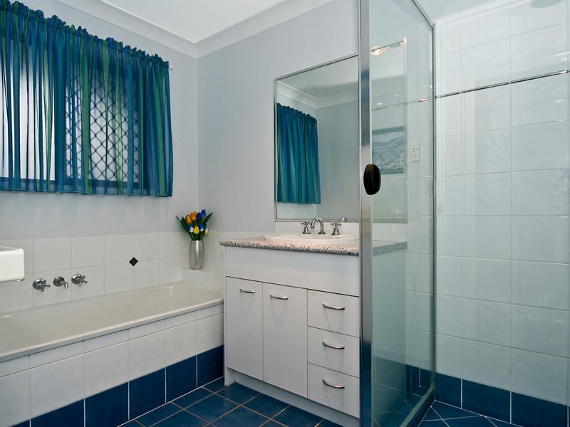 15 Oxford Pde, Pelican Waters QLD 4551