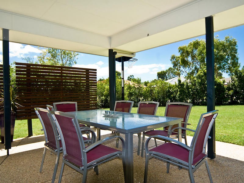 15 Oxford Pde, Pelican Waters QLD 4551