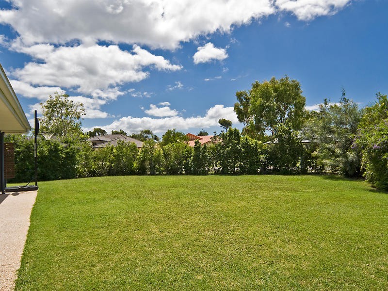 15 Oxford Pde, Pelican Waters QLD 4551