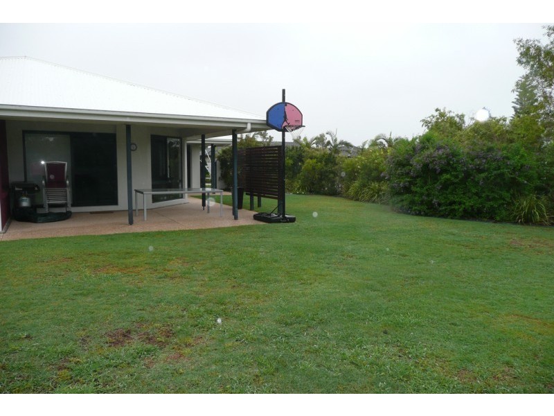15 Oxford Pde, Pelican Waters QLD 4551