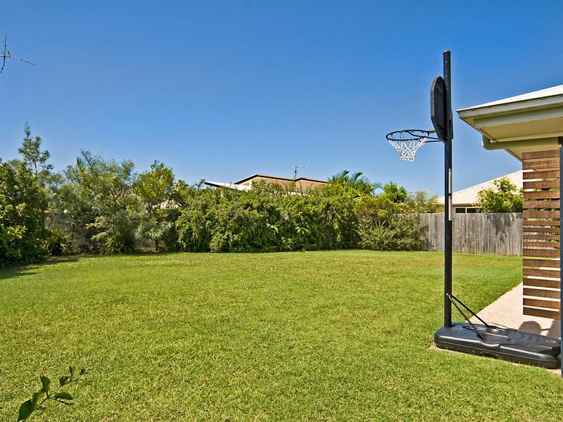 15 Oxford Pde, Pelican Waters QLD 4551