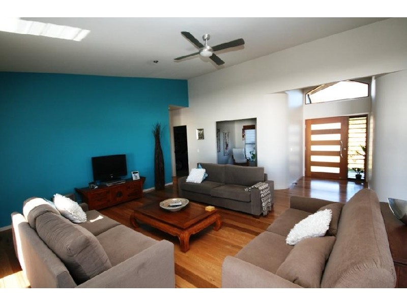 27 Hummingbird Tce, Coolum Beach QLD 4573