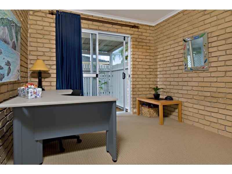 17 LAPOINYA CRES., Warana QLD 4575