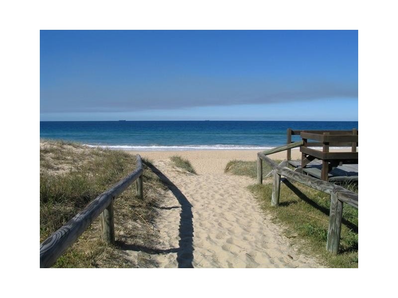 Napalle St, Warana QLD 4575