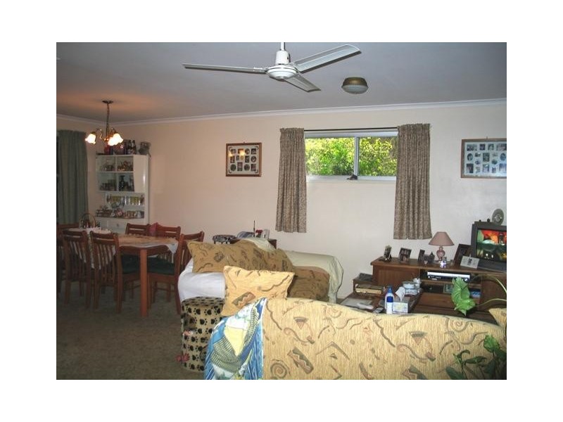 Napalle St, Warana QLD 4575