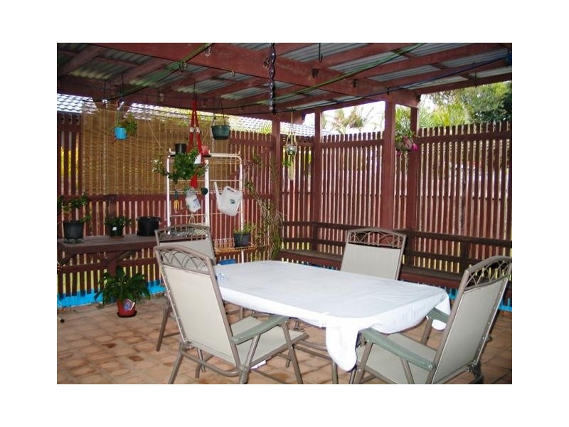 Napalle St, Warana QLD 4575