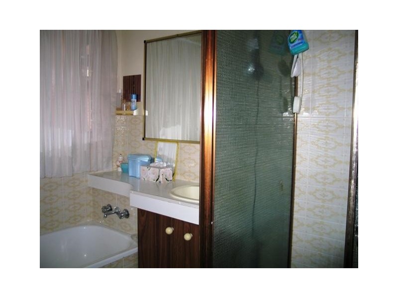 Napalle St, Warana QLD 4575