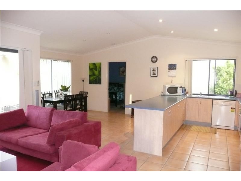 35 Tiverton Pl, Landsborough QLD 4550