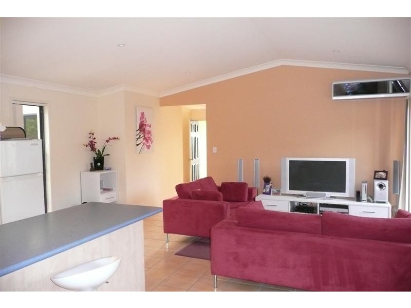 35 Tiverton Pl, Landsborough QLD 4550