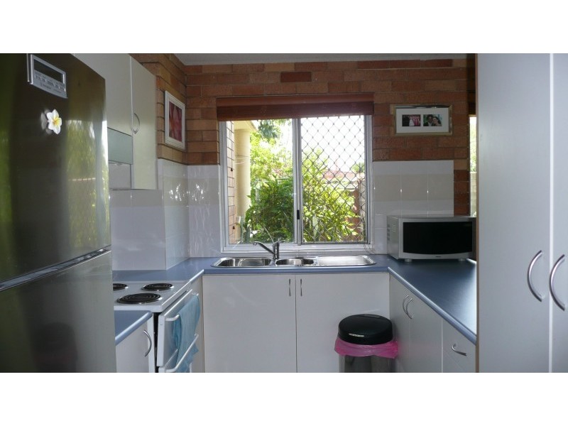 2/12 Coonowrin st, Dicky Beach QLD 4551