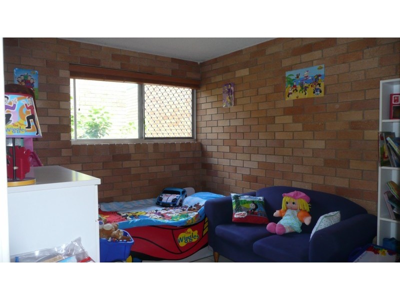 2/12 Coonowrin st, Dicky Beach QLD 4551