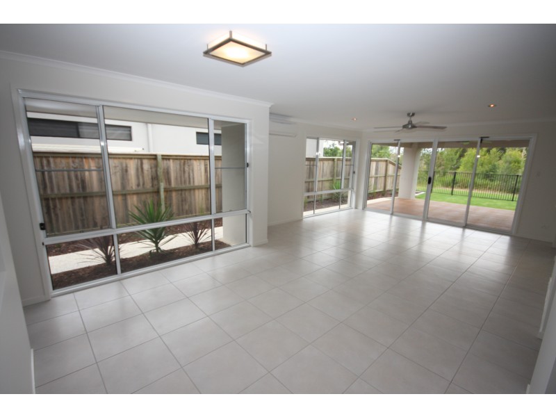 10 Albany St, Sippy Downs QLD 4556