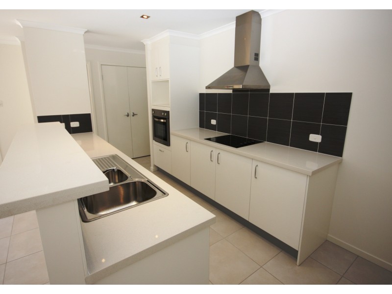 10 Albany St, Sippy Downs QLD 4556