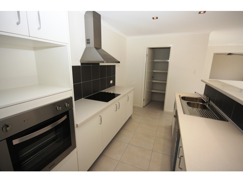 10 Albany St, Sippy Downs QLD 4556