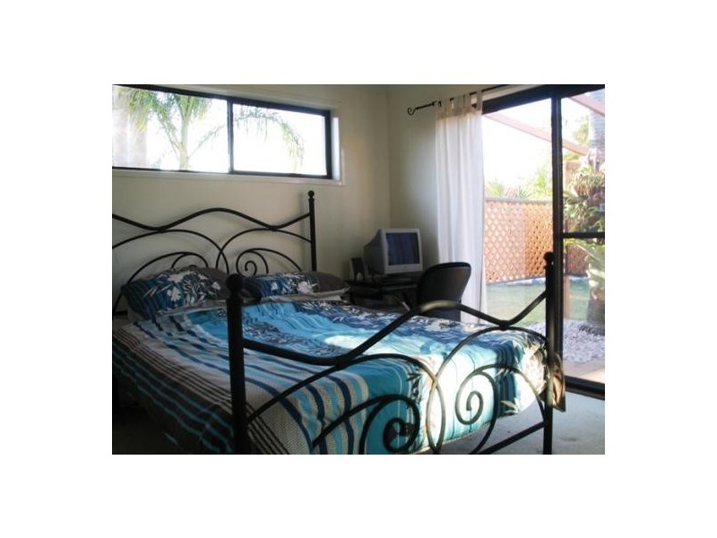 3 Fort Place, Golden Beach QLD 4551