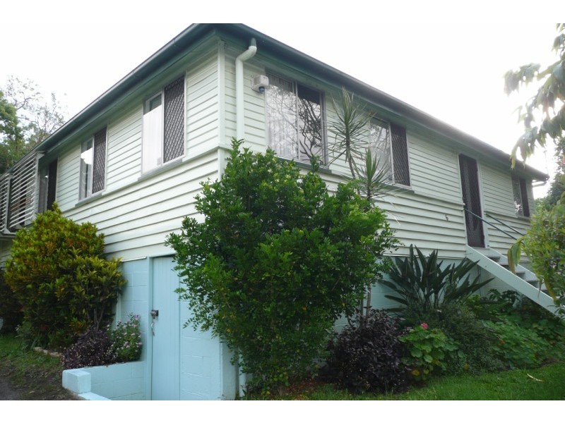 6 George st, Woodford QLD 4514